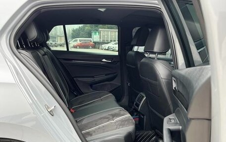 Volkswagen Golf VIII, 2023 год, 2 135 000 рублей, 14 фотография