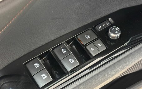 Toyota Camry, 2019 год, 2 800 000 рублей, 16 фотография