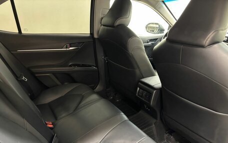 Toyota Camry, 2019 год, 2 800 000 рублей, 13 фотография