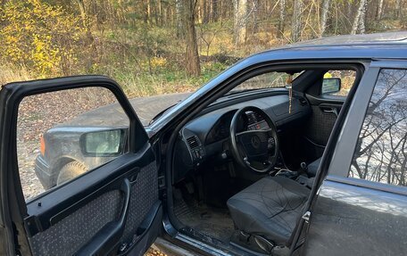 Mercedes-Benz C-Класс, 1995 год, 300 000 рублей, 10 фотография