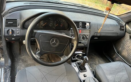 Mercedes-Benz C-Класс, 1995 год, 300 000 рублей, 11 фотография