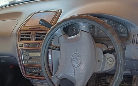 Toyota Ipsum II, 1997 год, 650 000 рублей, 2 фотография