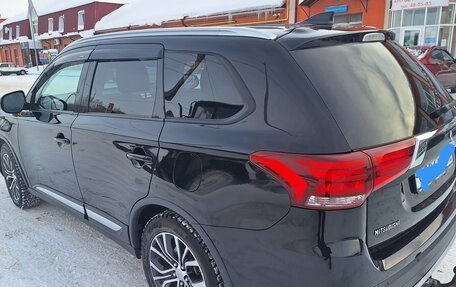 Mitsubishi Outlander III рестайлинг 3, 2018 год, 2 350 000 рублей, 4 фотография