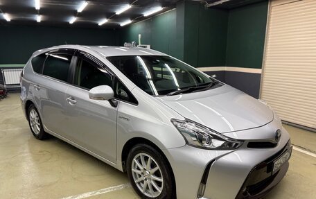 Toyota Prius Alpha I (ZVW40/41), 2018 год, 2 190 000 рублей, 3 фотография