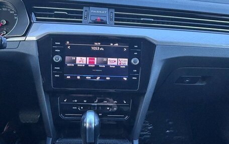 Volkswagen Passat B8 рестайлинг, 2021 год, 2 650 000 рублей, 7 фотография