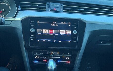 Volkswagen Passat B8 рестайлинг, 2021 год, 2 650 000 рублей, 6 фотография