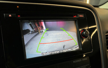 Mitsubishi Outlander III рестайлинг 3, 2015 год, 1 695 000 рублей, 15 фотография