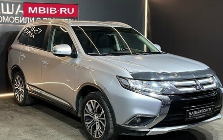 Mitsubishi Outlander III рестайлинг 3, 2015 год, 1 695 000 рублей, 3 фотография