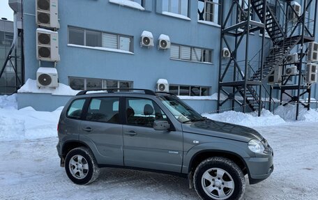 Chevrolet Niva I рестайлинг, 2011 год, 770 000 рублей, 4 фотография
