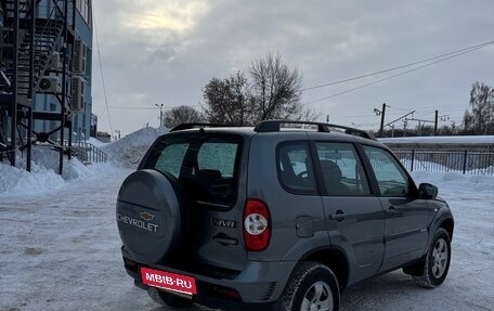 Chevrolet Niva I рестайлинг, 2011 год, 770 000 рублей, 2 фотография