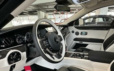 Rolls-Royce Ghost Series II рестайлинг, 2024 год, 43 000 000 рублей, 4 фотография