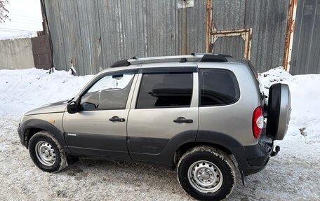 Chevrolet Niva I рестайлинг, 2010 год, 490 000 рублей, 5 фотография