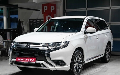 Mitsubishi Outlander III рестайлинг 3, 2022 год, 2 270 000 рублей, 1 фотография