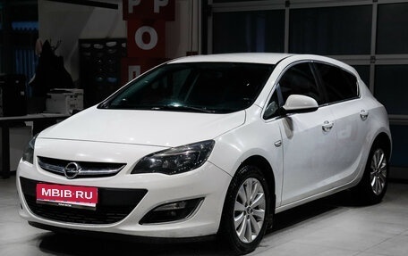Opel Astra J, 2014 год, 870 000 рублей, 1 фотография