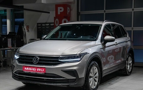 Volkswagen Tiguan II, 2021 год, 2 339 000 рублей, 1 фотография