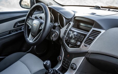 Chevrolet Cruze II, 2010 год, 588 000 рублей, 31 фотография