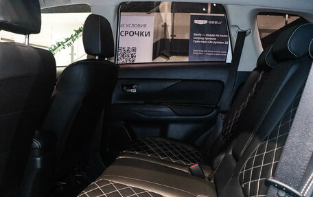 Mitsubishi Outlander III рестайлинг 3, 2022 год, 2 270 000 рублей, 8 фотография