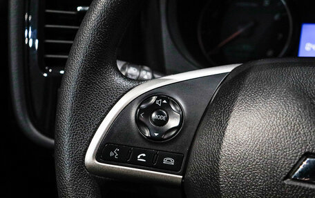 Mitsubishi Outlander III рестайлинг 3, 2022 год, 2 270 000 рублей, 19 фотография