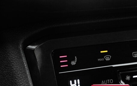 Volkswagen Tiguan II, 2021 год, 2 339 000 рублей, 8 фотография