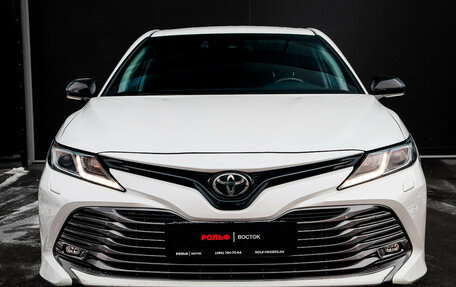 Toyota Camry, 2018 год, 2 735 000 рублей, 2 фотография