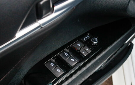 Toyota Camry, 2018 год, 2 735 000 рублей, 17 фотография