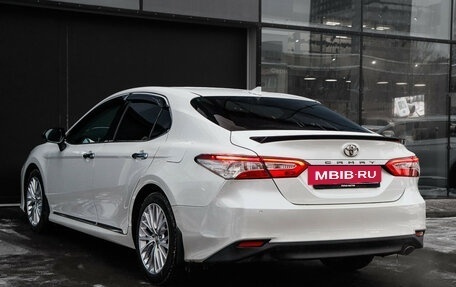 Toyota Camry, 2018 год, 2 735 000 рублей, 7 фотография