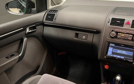 Volkswagen Touran III, 2011 год, 1 200 000 рублей, 16 фотография