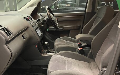 Volkswagen Touran III, 2011 год, 1 200 000 рублей, 10 фотография