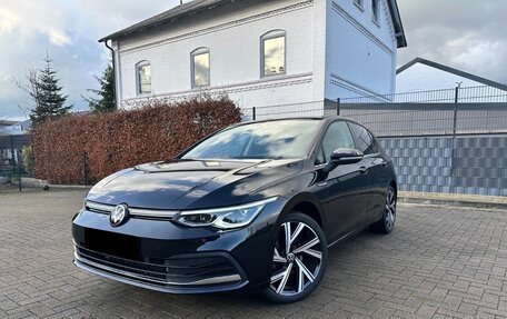 Volkswagen Golf VIII, 2023 год, 2 830 000 рублей, 1 фотография