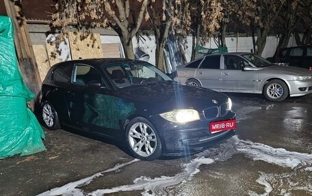 BMW 1 серия, 2008 год, 650 000 рублей, 1 фотография
