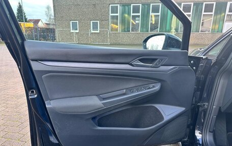 Volkswagen Golf VIII, 2023 год, 2 830 000 рублей, 9 фотография