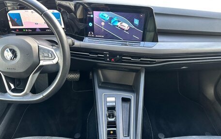 Volkswagen Golf VIII, 2023 год, 2 830 000 рублей, 17 фотография