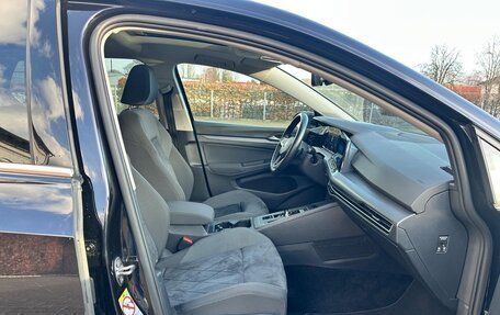 Volkswagen Golf VIII, 2023 год, 2 830 000 рублей, 15 фотография