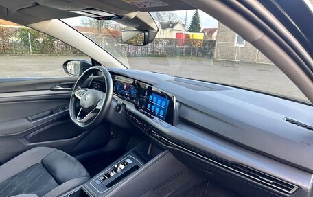 Volkswagen Golf VIII, 2023 год, 2 830 000 рублей, 20 фотография