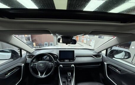 Toyota RAV4, 2021 год, 3 580 000 рублей, 5 фотография