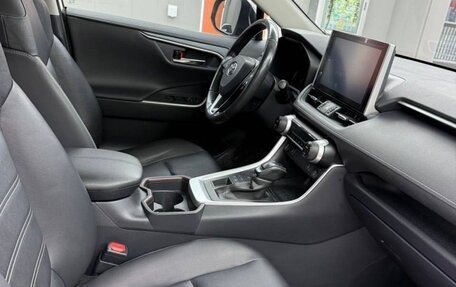 Toyota RAV4, 2021 год, 3 580 000 рублей, 9 фотография