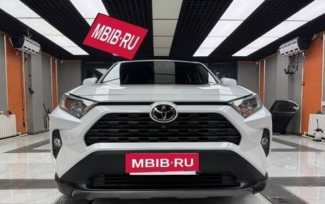 Toyota RAV4, 2021 год, 3 580 000 рублей, 3 фотография