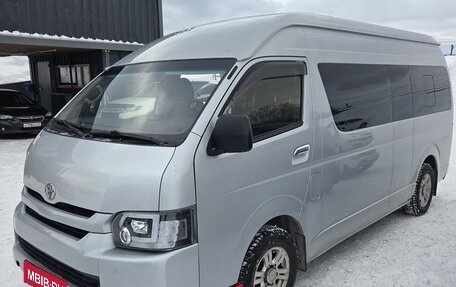 Toyota HiAce H200, 2014 год, 3 000 000 рублей, 2 фотография