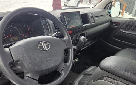 Toyota HiAce H200, 2014 год, 3 000 000 рублей, 17 фотография