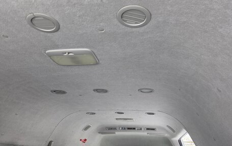 Toyota HiAce H200, 2014 год, 3 000 000 рублей, 21 фотография