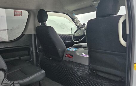 Toyota HiAce H200, 2014 год, 3 000 000 рублей, 18 фотография
