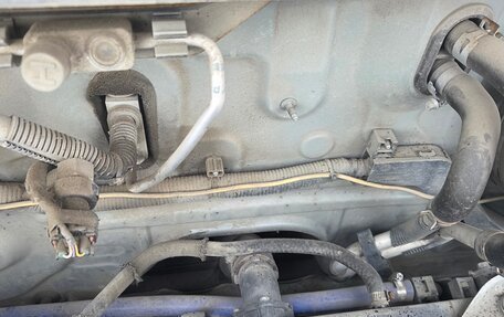 Toyota HiAce H200, 2014 год, 3 000 000 рублей, 32 фотография