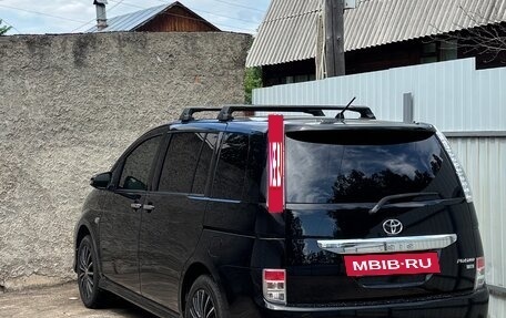 Toyota ISis I, 2013 год, 1 390 000 рублей, 10 фотография