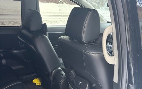 Toyota ISis I, 2013 год, 1 390 000 рублей, 27 фотография