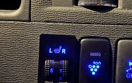 Toyota ISis I, 2013 год, 1 390 000 рублей, 32 фотография