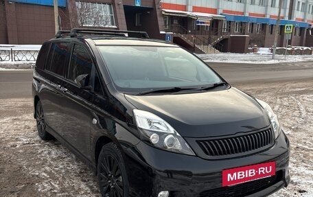 Toyota ISis I, 2013 год, 1 390 000 рублей, 33 фотография