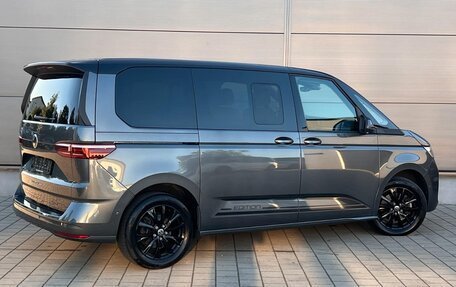 Volkswagen Multivan, 2023 год, 5 530 000 рублей, 6 фотография