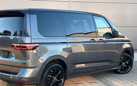 Volkswagen Multivan, 2023 год, 5 530 000 рублей, 8 фотография