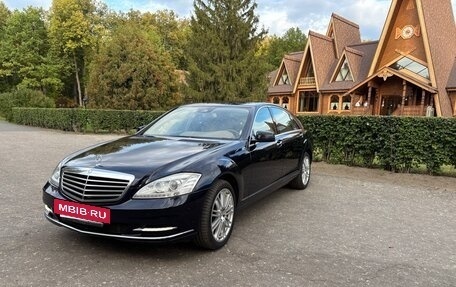 Mercedes-Benz S-Класс, 2010 год, 1 700 000 рублей, 2 фотография