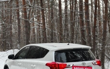 Toyota RAV4, 2015 год, 1 895 000 рублей, 8 фотография